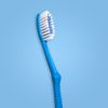 Cepillo dental de ortodoncia de color azul