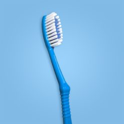 Cepillo dental de ortodoncia de color azul