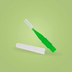 Perspectiva de color verde de cepillo interdental portable espiral cilíndrica