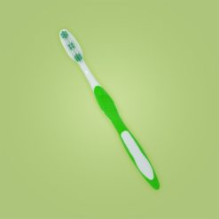 Perspectiva frontal de cepillo dental para adultos con dos colores verde y blanco