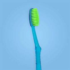 Perspectiva de perfil de cepillo dental Cristal mango color azul y cerdas color verde