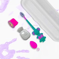 imagen en contexto de kit odontológico K158 color fucsia