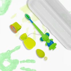 imagen en contexto de kit odontológico K158 color verde