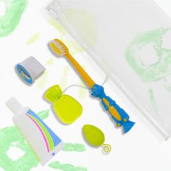 kit odontologico K247 para niños color verde con crema en contexto