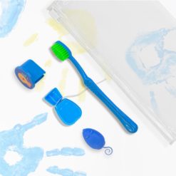 imagen de contexto de kit odontologico para niños K245 color azul