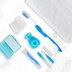 kit de ortodoncia K277 color azul en contexto